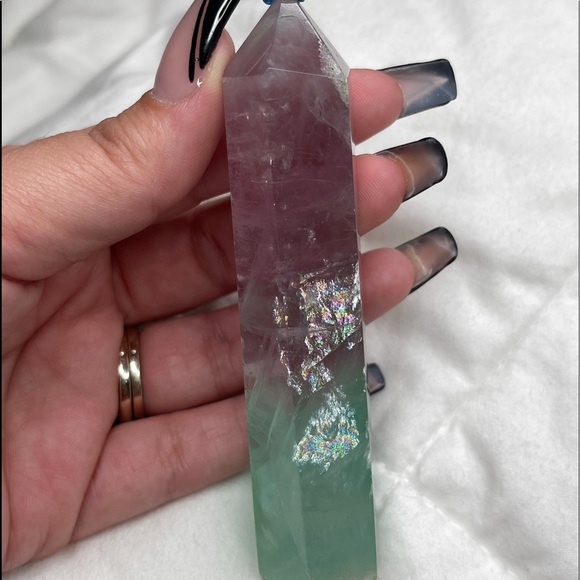 Flourite Crystal Tower - Picture 1 of 7